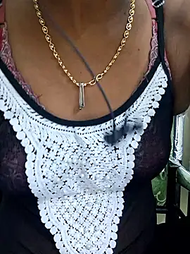 Snapshot of Tamil--Rani chatting on January 13, 2026, 3:05 pm Tamil--Rani online show from January 13, 2026, 3:05 pm