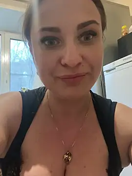 Snapshot of OlgaBuzzz chatting on March 21, 2025, 9:45 am OlgaBuzzz online show from March 21, 2025, 9:45 am