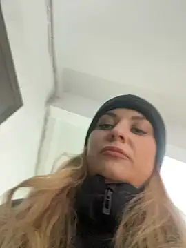 Snapshot of OlgaBuzzz chatting on February 2, 2025, 7:30 am OlgaBuzzz online show from February 2, 2025, 7:30 am