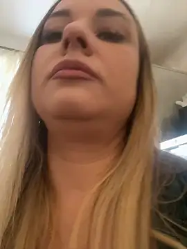 Snapshot of OlgaBuzzz chatting on February 23, 2025, 5:23 am OlgaBuzzz online show from February 23, 2025, 5:23 am