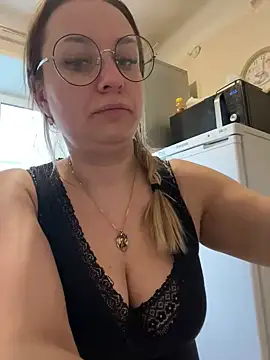 Snapshot of OlgaBuzzz chatting on March 20, 2025, 12:00 pm OlgaBuzzz online show from March 20, 2025, 12:00 pm