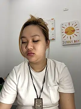 Odette68 online show from March 26, 2026, 12:31 am