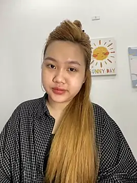 Snapshot of Odette68 chatting on February 25, 2026, 12:44 am Odette68 online show from February 25, 2026, 12:44 am