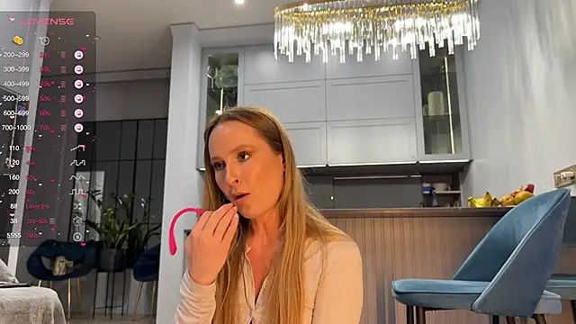 Snapshot of Peach__juice chatting on February 5, 2026, 5:31 pm Peach juice online show from February 5, 2026, 5:31 pm