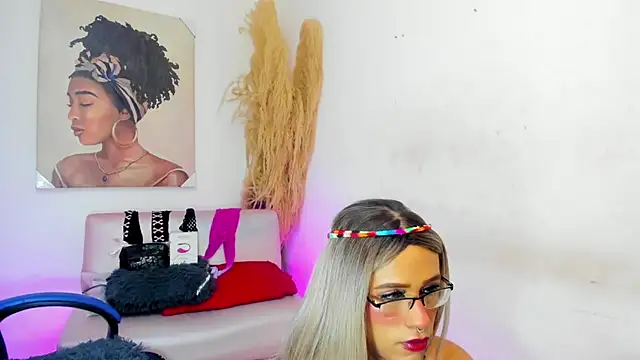 mia foxts online show from October 1, 2025, 9:18 pm