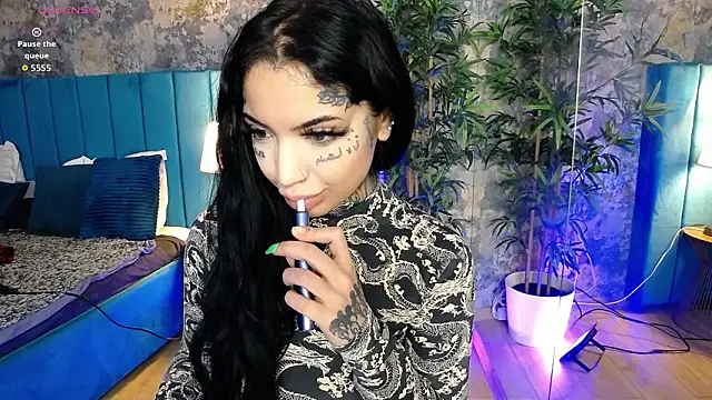 Snapshot of CreamyInkky_ chatting on February 10, 2026, 7:29 am CreamyInkky online show from February 10, 2026, 7:29 am