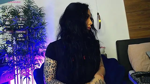 CreamyInkky  online show from April 4, 2026, 6:53 am