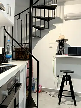 Divina X  online show from December 3, 2025, 5:41 am