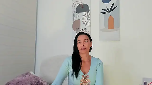 Snapshot of Evawalker_ chatting on October 13, 2025, 10:54 pm Evawalker online show from October 13, 2025, 10:54 pm