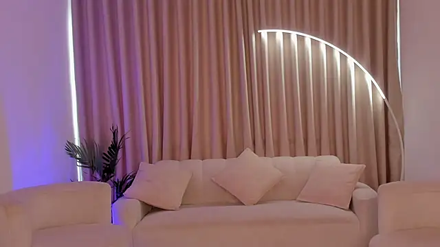 Snapshot of SavannahWildee chatting on September 14, 2025, 11:43 am SavannahWildee online show from September 14, 2025, 11:43 am