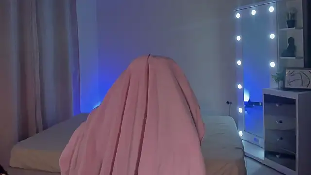 Snapshot of SavannahWildee chatting on February 20, 2025, 9:44 am SavannahWildee online show from February 20, 2025, 9:44 am