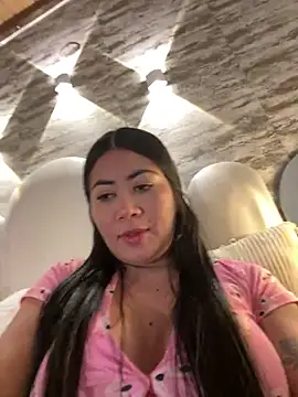 Snapshot of _MadiLee_ chatting on December 16, 2024, 2:25 am MadiLee online show from December 16, 2024, 2:25 am