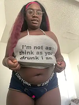 Snapshot of LillShayy chatting on October 11, 2025, 2:40 pm LillShayy online show from October 11, 2025, 2:40 pm