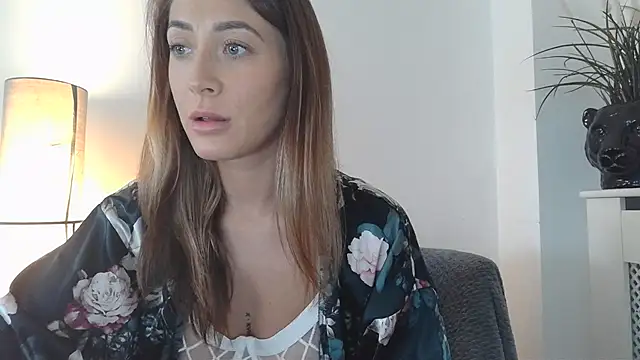 Snapshot of Pollypearson chatting on January 8, 2025, 11:21 am Pollypearson online show from January 8, 2025, 11:21 am