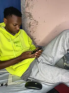 Snapshot of fireboyafrica chatting on November 5, 2025, 12:36 am fireboyafrica online show from November 5, 2025, 12:36 am