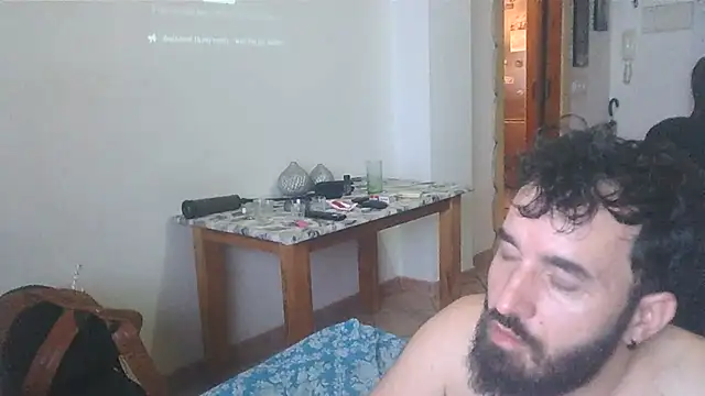 Snapshot of FJcouple chatting on January 24, 2025, 10:32 am FJcouple online show from January 24, 2025, 10:32 am