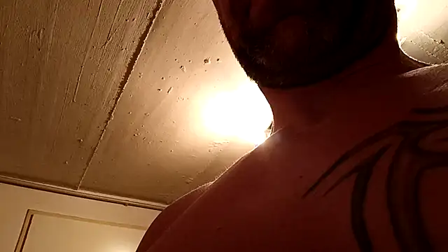 Snapshot of Timbojan28 chatting on March 8, 2026, 7:39 pm Timbojan28 online show from March 8, 2026, 7:39 pm