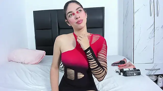 IsabellaTayllor online show from November 26, 2025, 10:21 pm