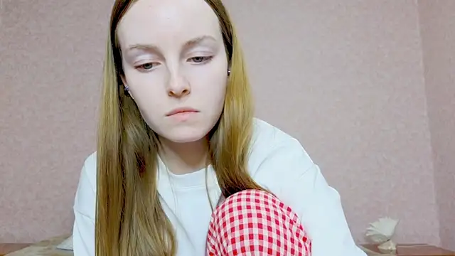 Snapshot of Wild__flowers chatting on October 17, 2025, 4:42 pm Wild flowers online show from October 17, 2025, 4:42 pm