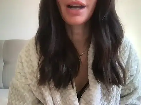 paolajonez online show from April 11, 2026, 12:31 pm