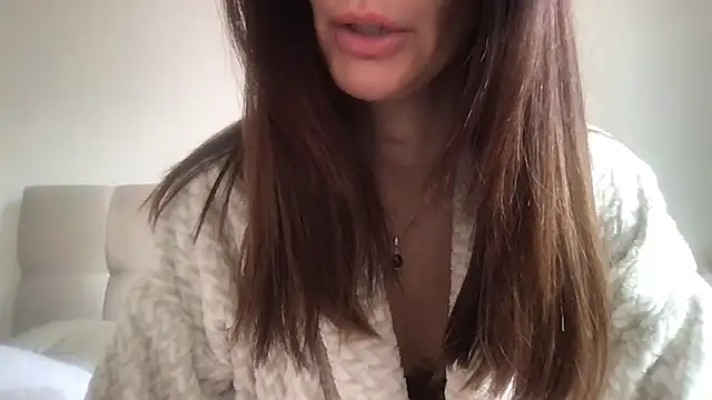 Snapshot of paolajonez chatting on October 15, 2025, 12:46 pm paolajonez online show from October 15, 2025, 12:46 pm