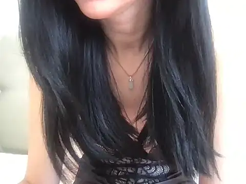 paolajonez online show from June 28, 2026, 2:34 pm