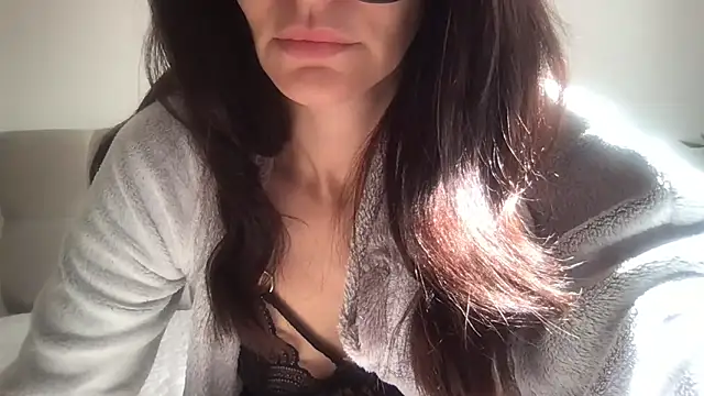 paolajonez online show from June 5, 2026, 2:56 pm