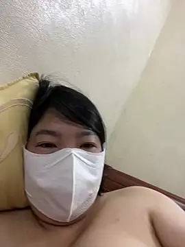 Snapshot of Hachi_Sweetbabie_ chatting on April 8, 2026, 10:11 pm Hachi Sweetbabie online show from April 8, 2026, 10:11 pm