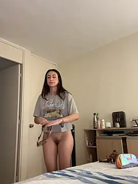 juanasnz99 online show from February 13, 2026, 2:44 am