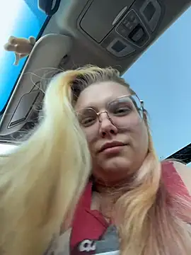 Lalalynn online show from May 25, 2026, 12:26 pm