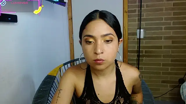 helenacyruss online show from October 27, 2025, 7:15 pm