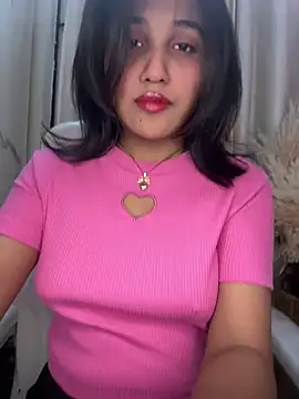 Snapshot of LeisyXO chatting on February 4, 2025, 8:28 pm LeisyXO online show from February 4, 2025, 8:28 pm