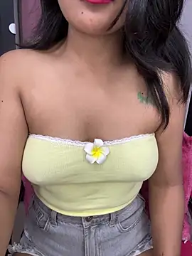 LeisyXO online show from March 27, 2026, 8:21 pm