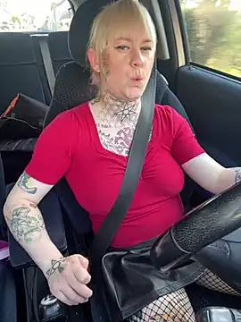 poussichienne online show from March 4, 2025, 2:53 pm