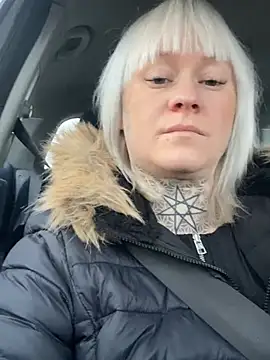 poussichienne online show from February 1, 2026, 3:54 pm