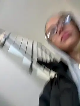 enjoy my beauty online show from November 14, 2025, 7:01 am