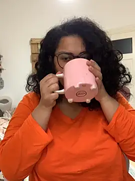 Snapshot of Curvydesifromgermany chatting on October 29, 2025, 3:00 pm Curvydesifromgermany online show from October 29, 2025, 3:00 pm