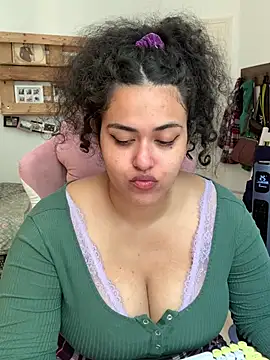 Curvydesifromgermany online show from July 13, 2026, 10:03 am