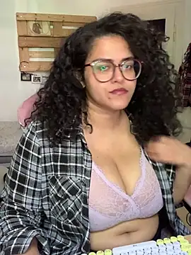 Curvydesifromgermany online show from July 29, 2026, 1:54 pm
