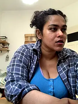 Snapshot of Curvydesifromgermany chatting on September 24, 2025, 7:59 am Curvydesifromgermany online show from September 24, 2025, 7:59 am