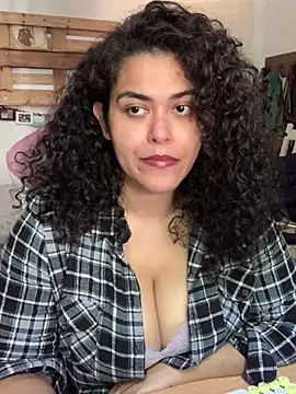 Curvydesifromgermany online show from July 28, 2026, 2:35 pm