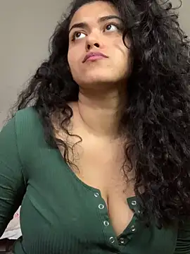 Snapshot of Curvydesifromgermany chatting on December 13, 2024, 2:16 pm Curvydesifromgermany online show from December 13, 2024, 2:16 pm