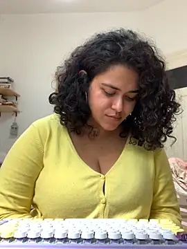 Snapshot of Curvydesifromgermany chatting on September 9, 2025, 8:35 am Curvydesifromgermany online show from September 9, 2025, 8:35 am