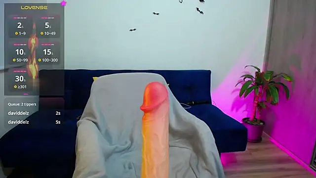 Snapshot of Grrkat chatting on October 31, 2025, 5:37 am Grrkat online show from October 31, 2025, 5:37 am