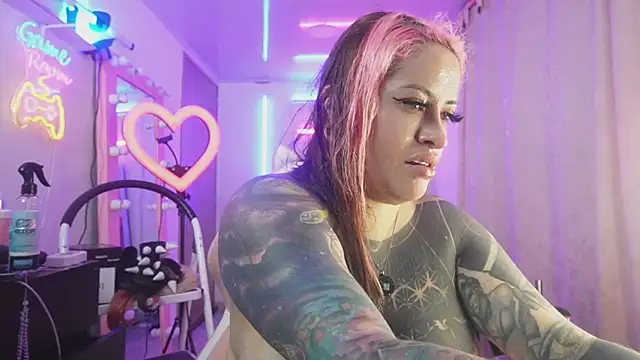 Snapshot of angelacianuro_ chatting on March 12, 2025, 7:24 am angelacianuro  online show from March 12, 2025, 7:24 am