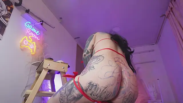 angelacianuro  online show from March 14, 2026, 2:06 am