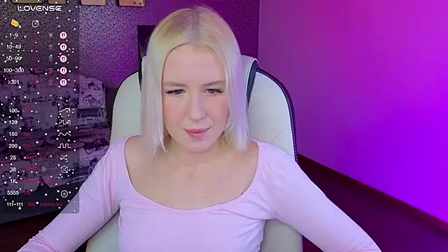 Snapshot of Selenatrend chatting on February 4, 2026, 7:14 am Selenatrend online show from February 4, 2026, 7:14 am