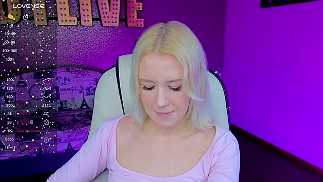 Snapshot of Selenatrend chatting on February 7, 2026, 12:13 pm Selenatrend online show from February 7, 2026, 12:13 pm