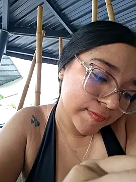 -VICKKY online show from July 23, 2026, 9:00 pm
