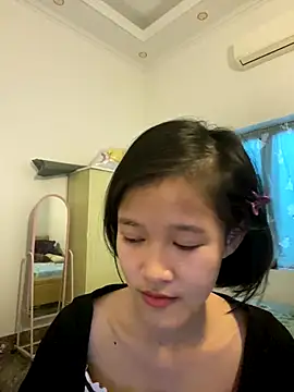 Snapshot of thithi8369 chatting on December 8, 2024, 5:50 am thithi8369 online show from December 8, 2024, 5:50 am